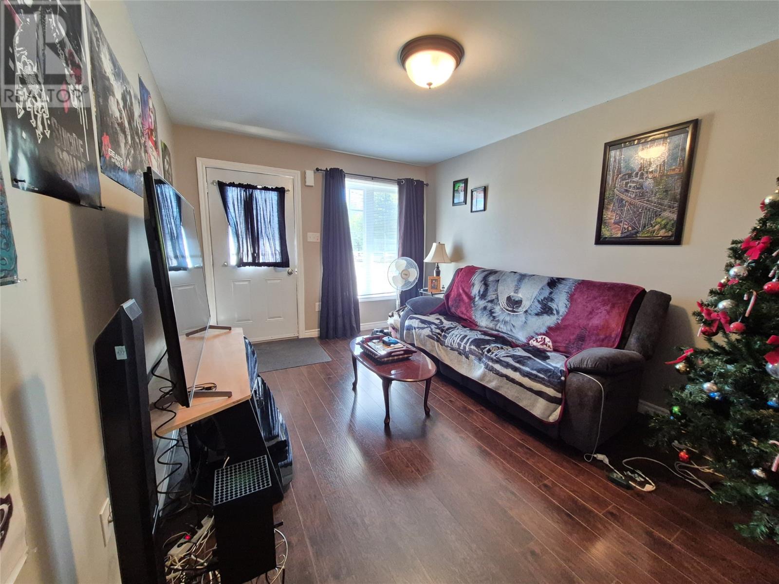 4 A/B Budgells Road - 27