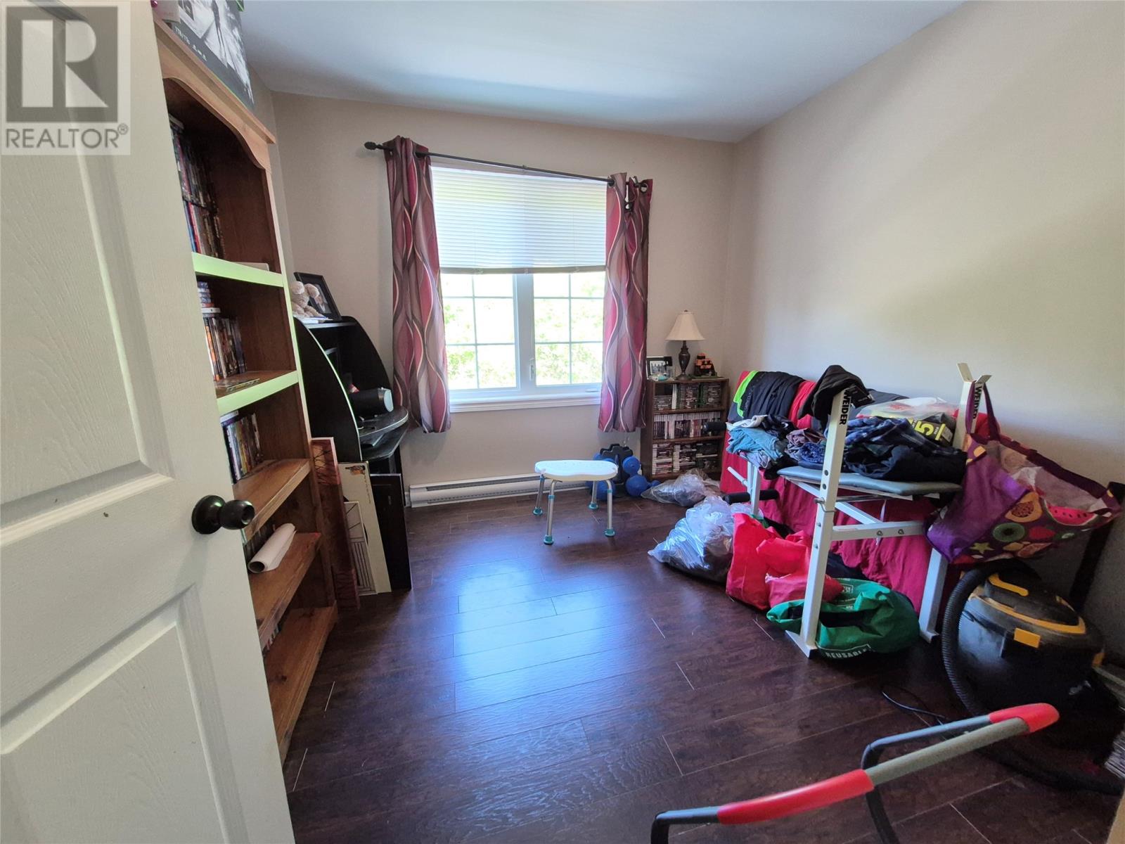 4 A/B Budgells Road - 33