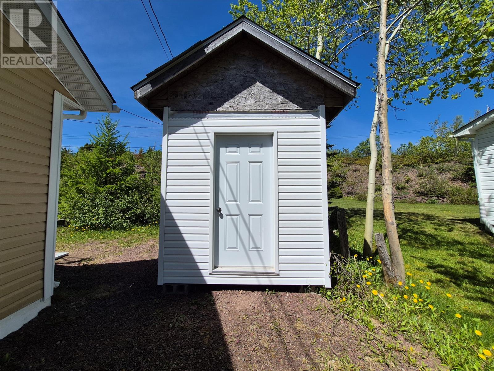 4 A/B Budgells Road - 37