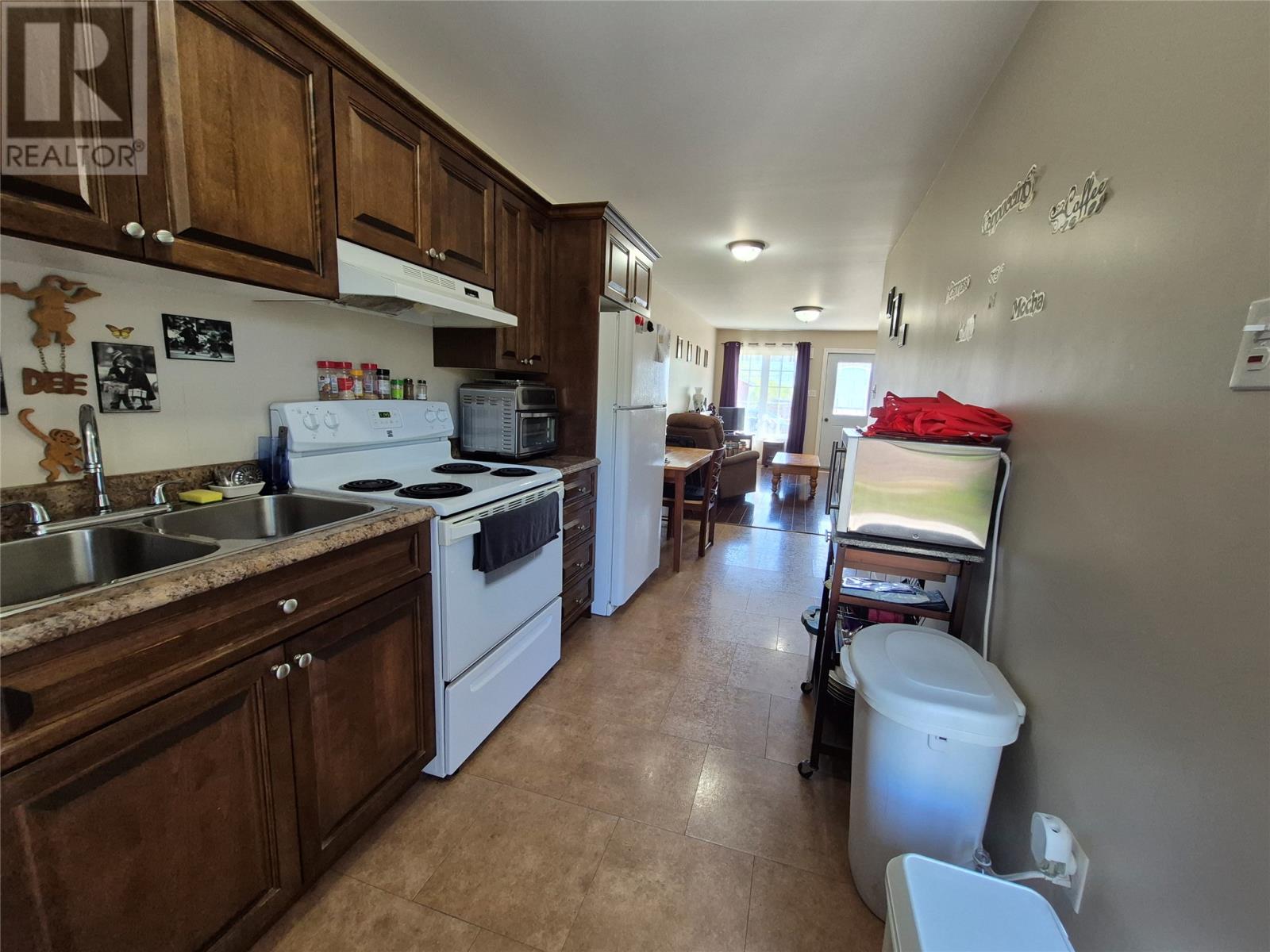 4 A/B Budgells Road - 8