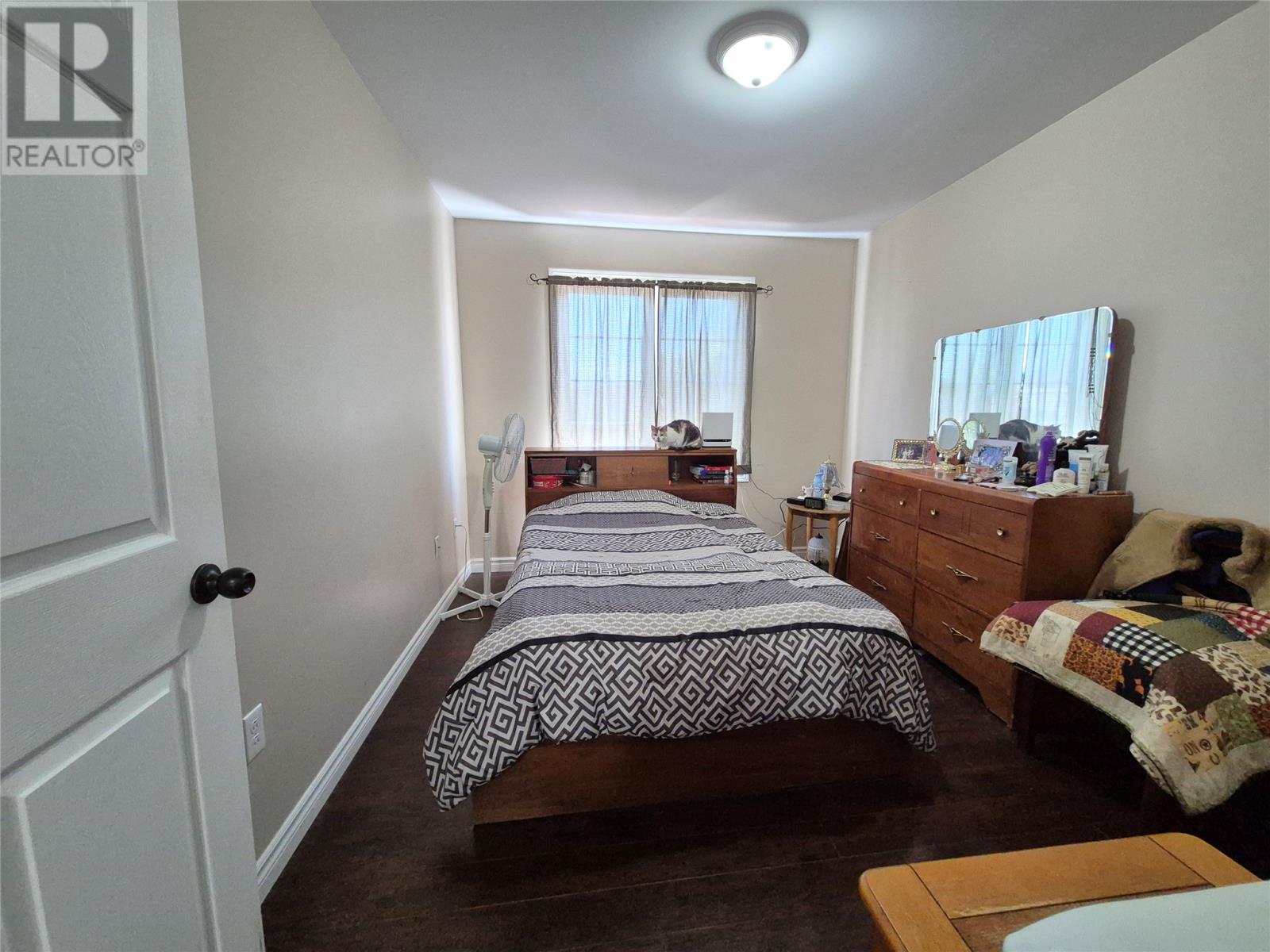 4 A/B Budgells Road - 9