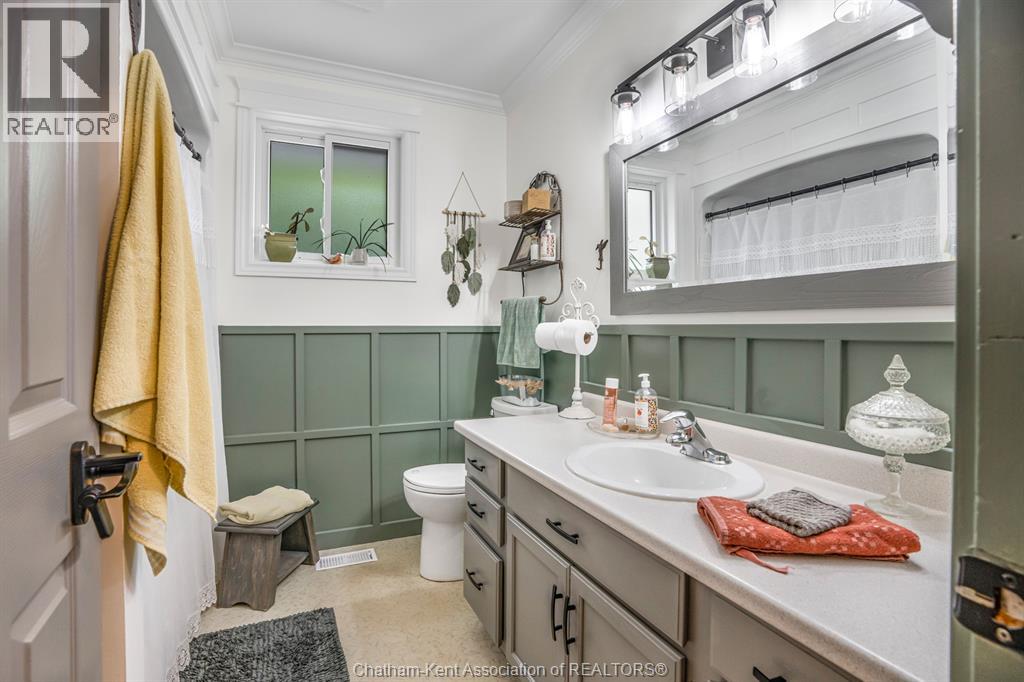 210 Chatham STREET North - 14