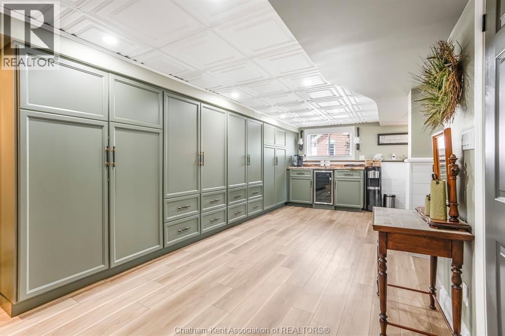 210 Chatham STREET North - 18