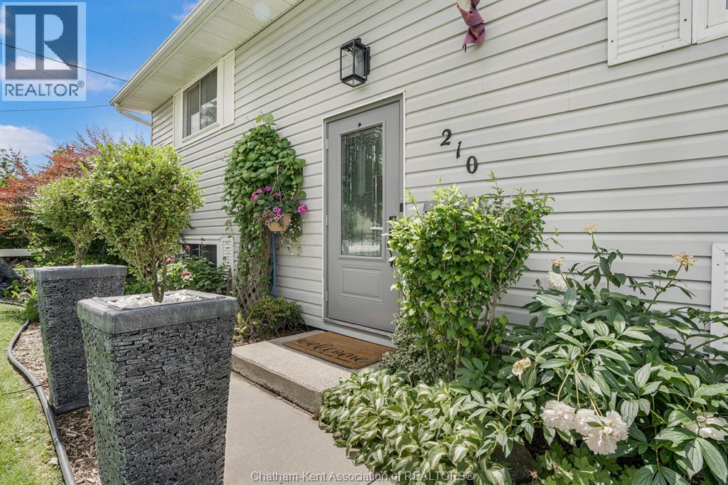 210 Chatham STREET North - 3