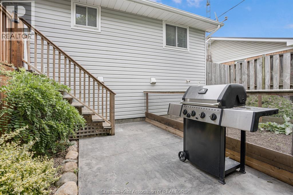 210 Chatham STREET North - 36