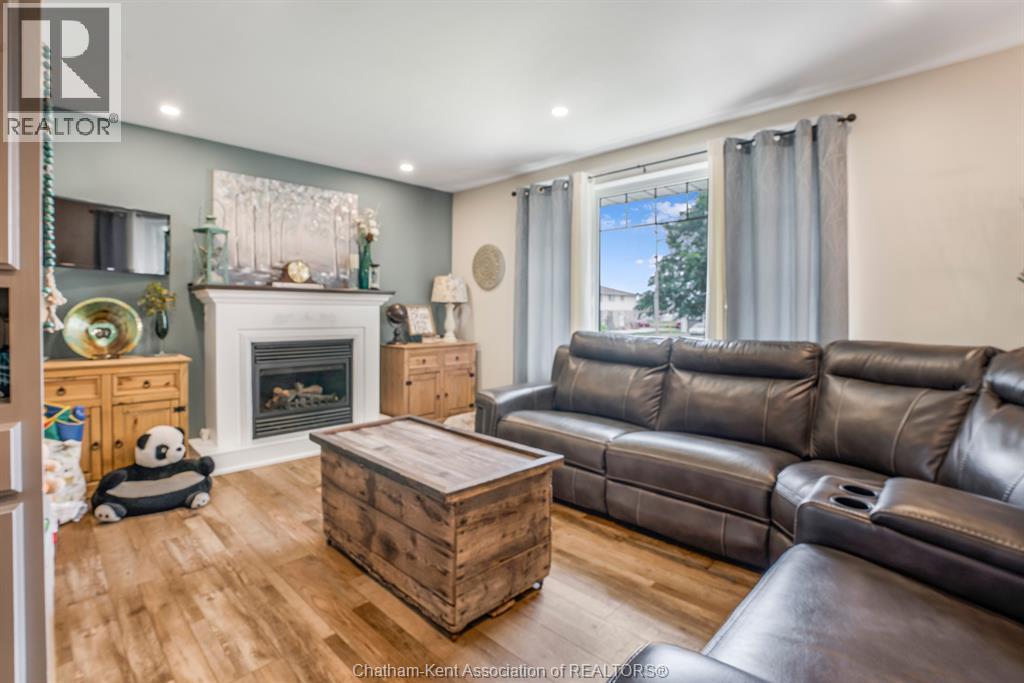 210 Chatham STREET North - 4