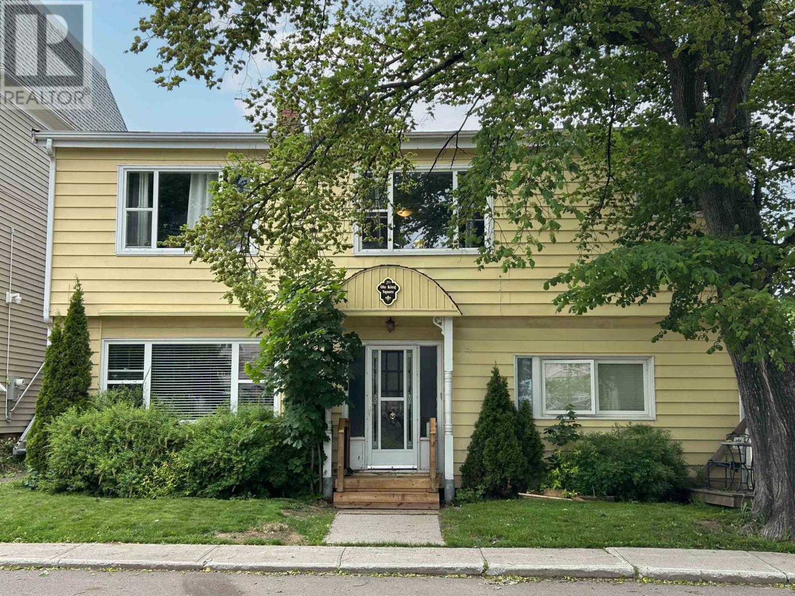29 Ole King Square - 1