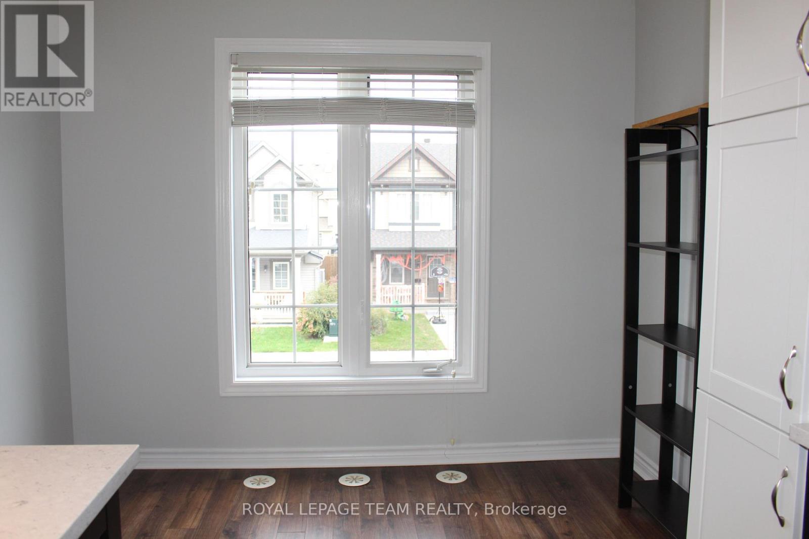 3 Bed, 2 Bath House for Sale in Ottawa – 374 SWEET GRASS CIRCLE, Ottawa – MLS# X13451270 - Image 13