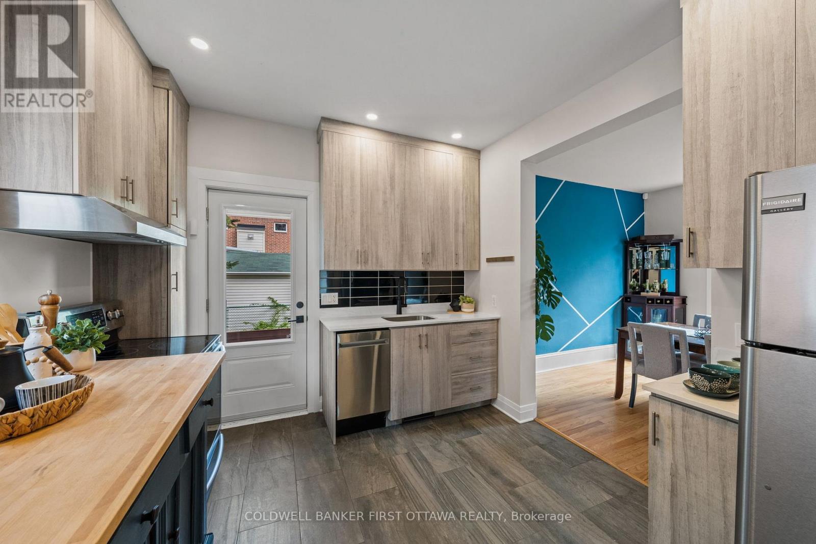 3 Bed, 2 Bath House for Sale in Ottawa – 25 CLEGG STREET, Ottawa – MLS# X13451326 - Image 9