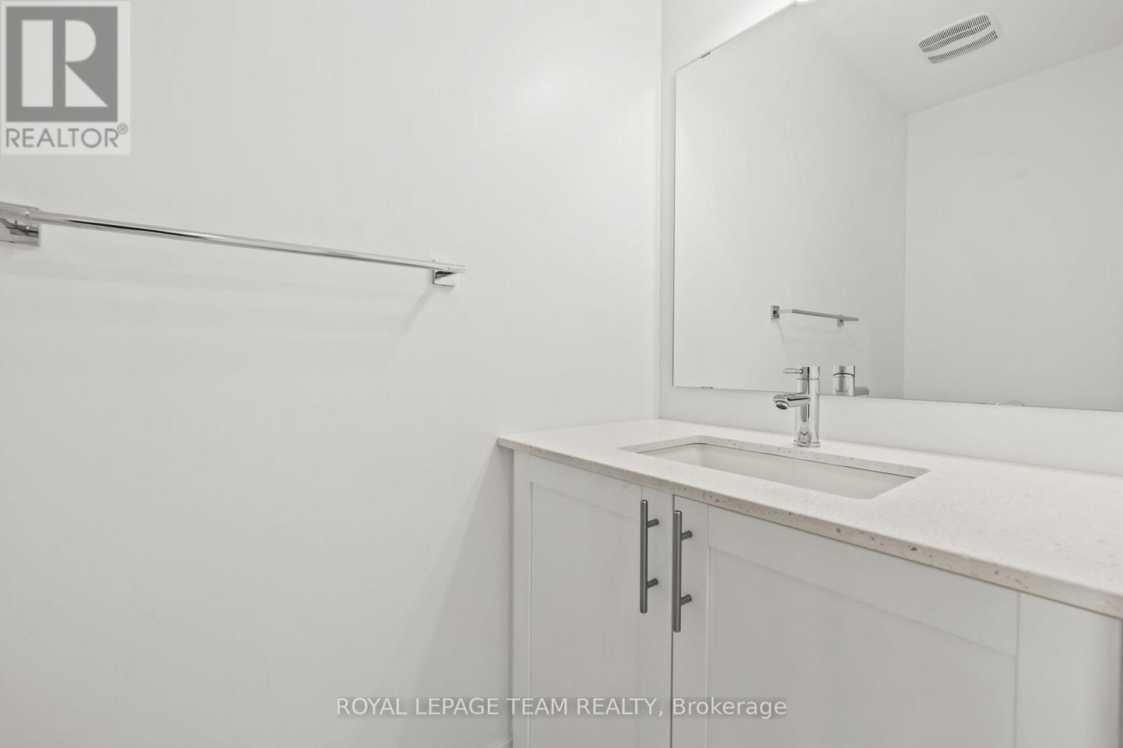 3 Bed, 3 Bath House for Rent in Ottawa – 47 MOOSONEE CRESCENT, Ottawa – MLS# X13451328 - Image 10