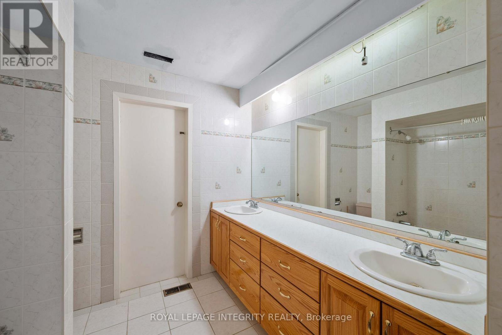 5 Bed, 5 Bath House for Sale in Ottawa – 39 MOHAWK CRESCENT, Ottawa – MLS# X13451428 - Image 27