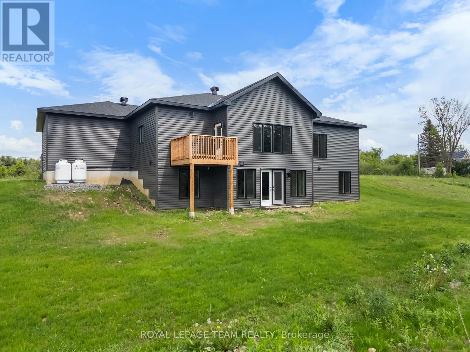 465 PIONEER ROAD - 7