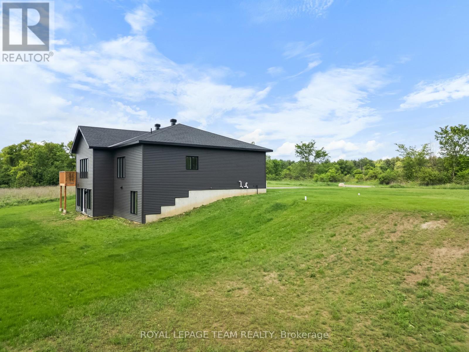 465 PIONEER ROAD - 8