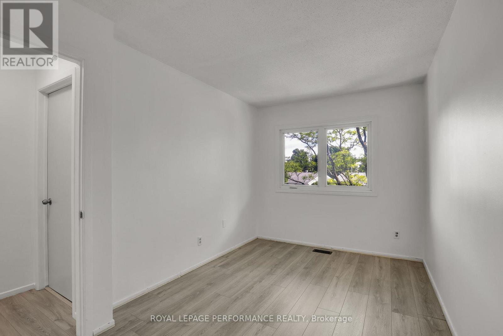 3 Bed, 2 Bath House for Sale in Ottawa – 10 – 3342 SOUTHGATE ROAD, Ottawa – MLS# X13451450 - Image 26