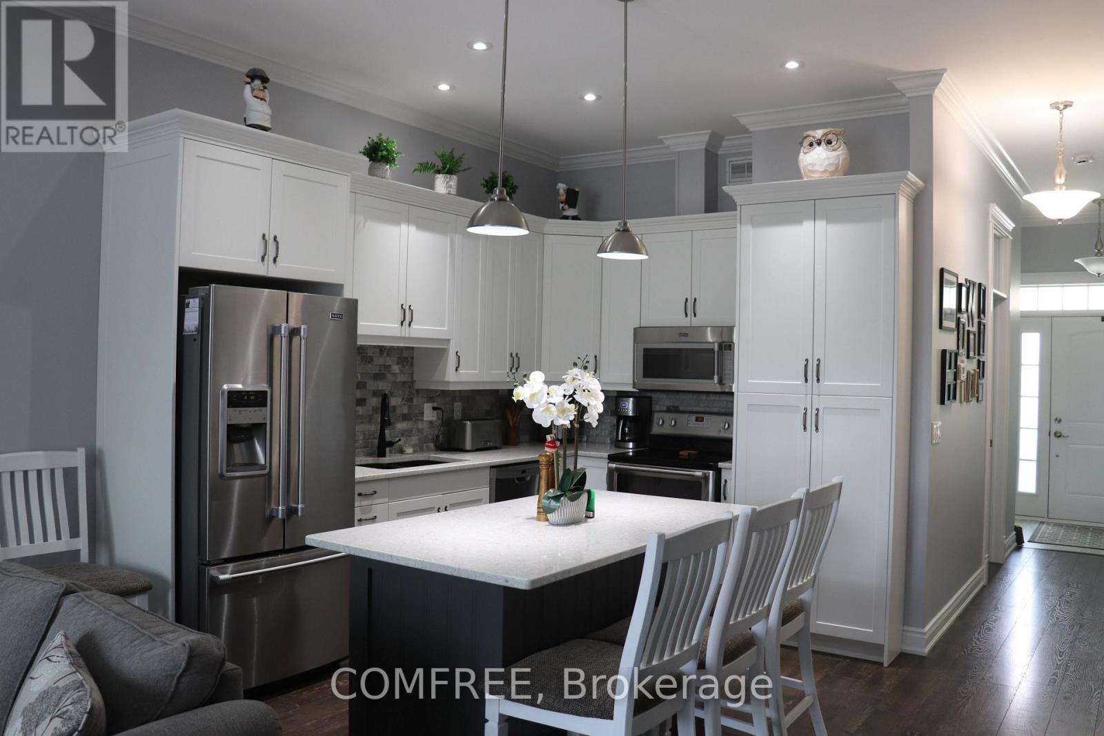 805 LEES AVENUE - 16