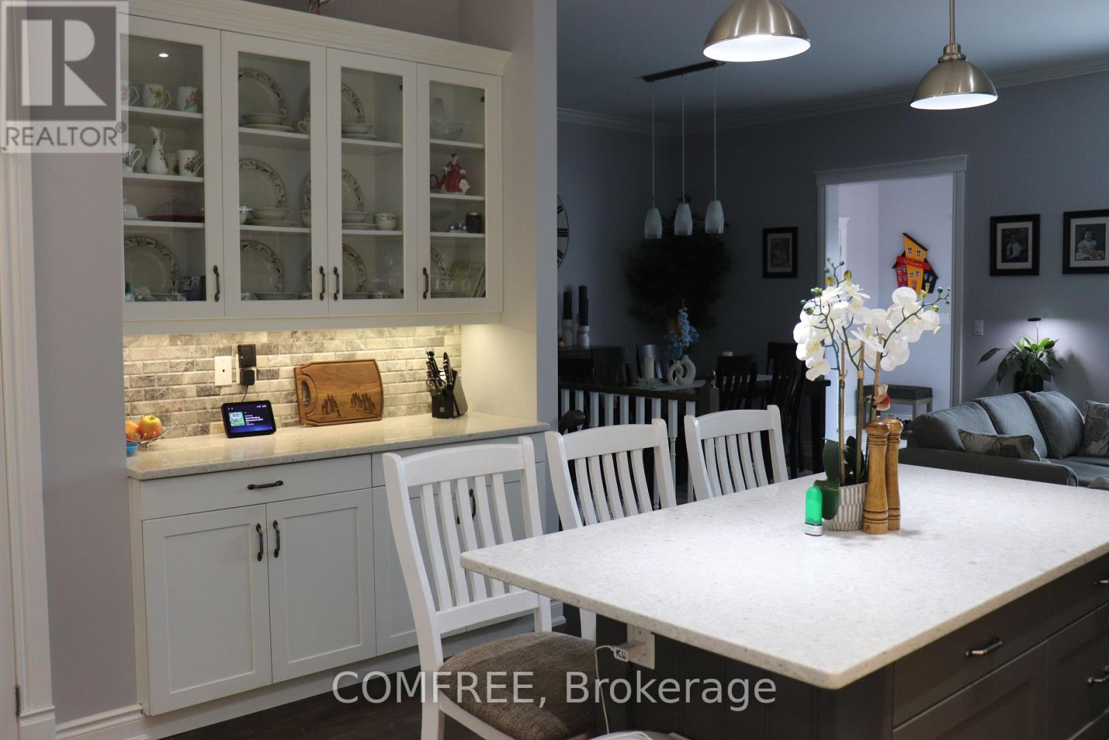 805 LEES AVENUE - 19