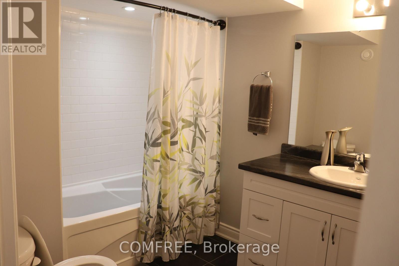 805 LEES AVENUE - 33