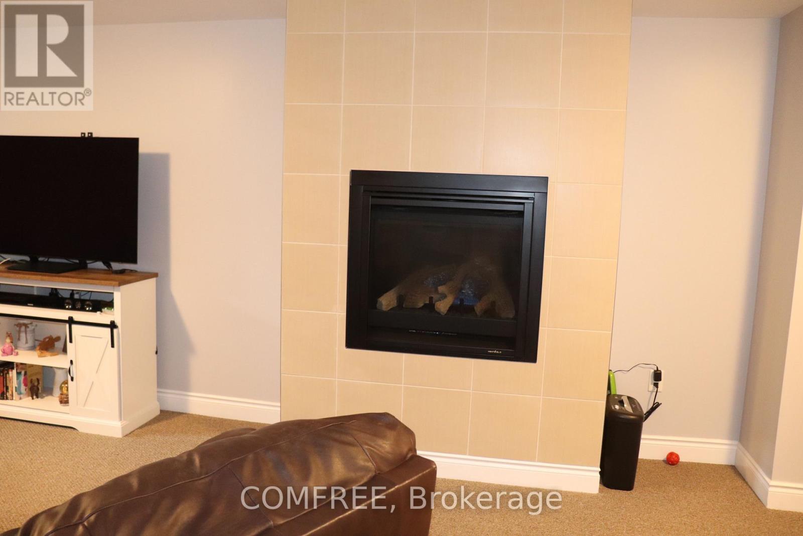 805 LEES AVENUE - 38