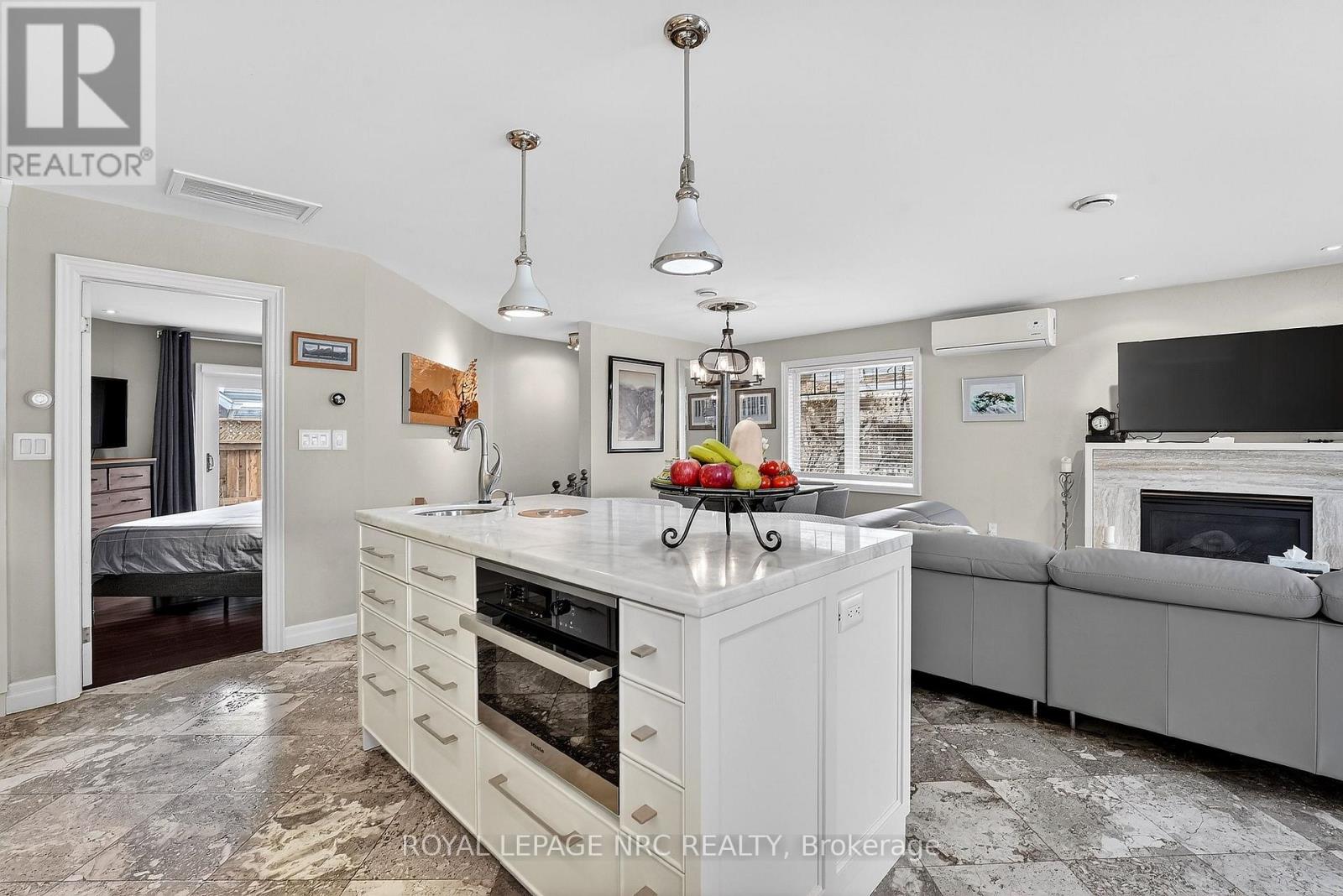 11 PEEL STREET - 15