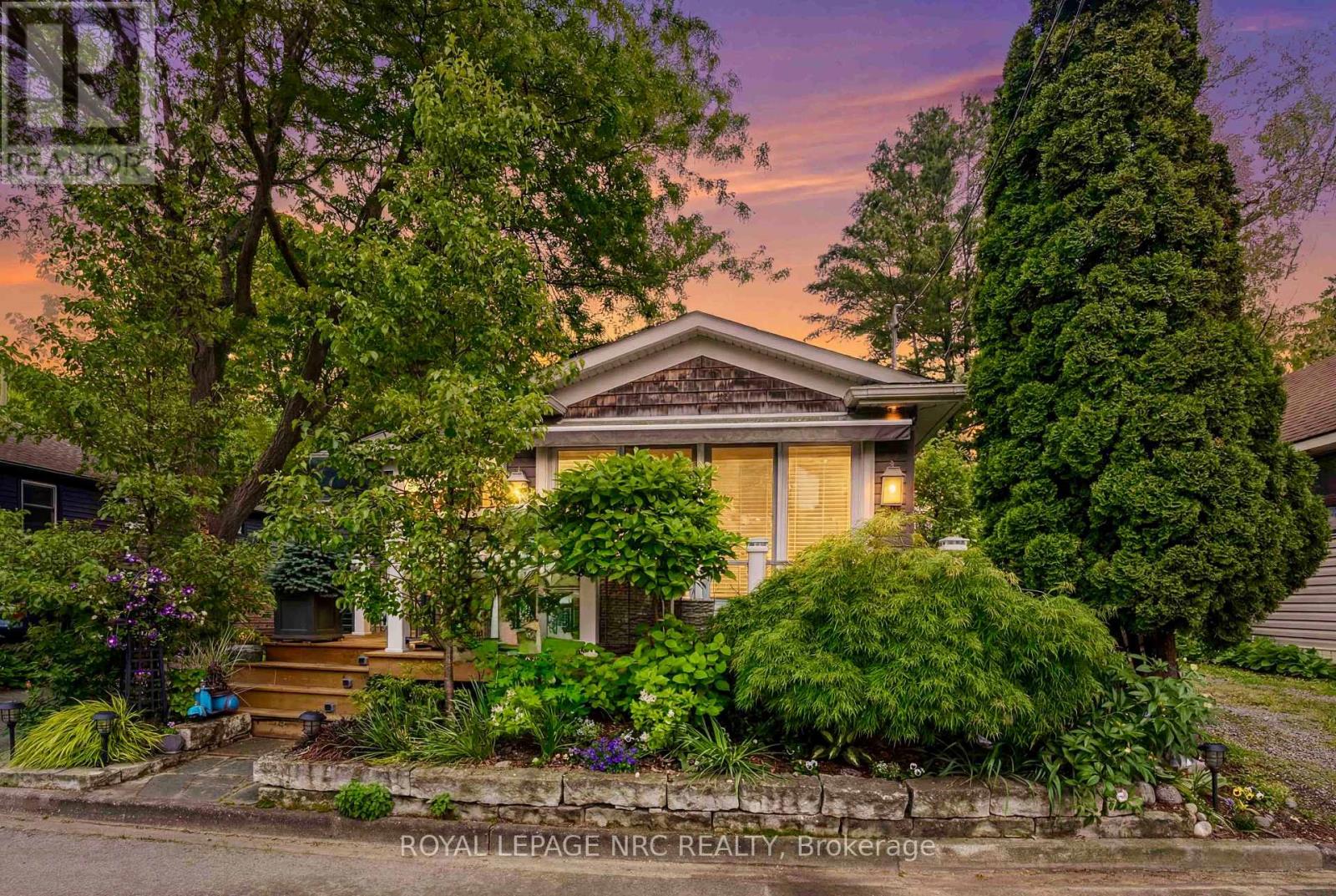 11 PEEL STREET - 5