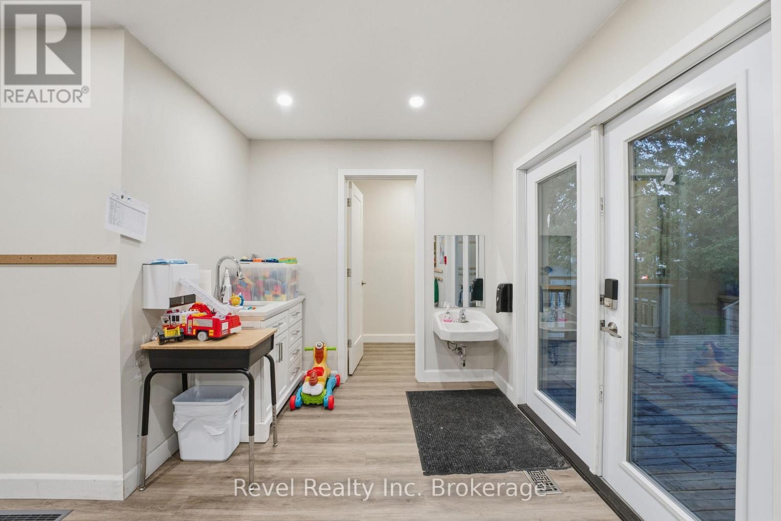 87 BLANDFORD STREET - 21