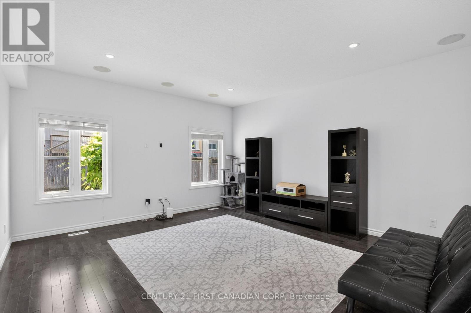697 KILLARNEY ROAD - 8