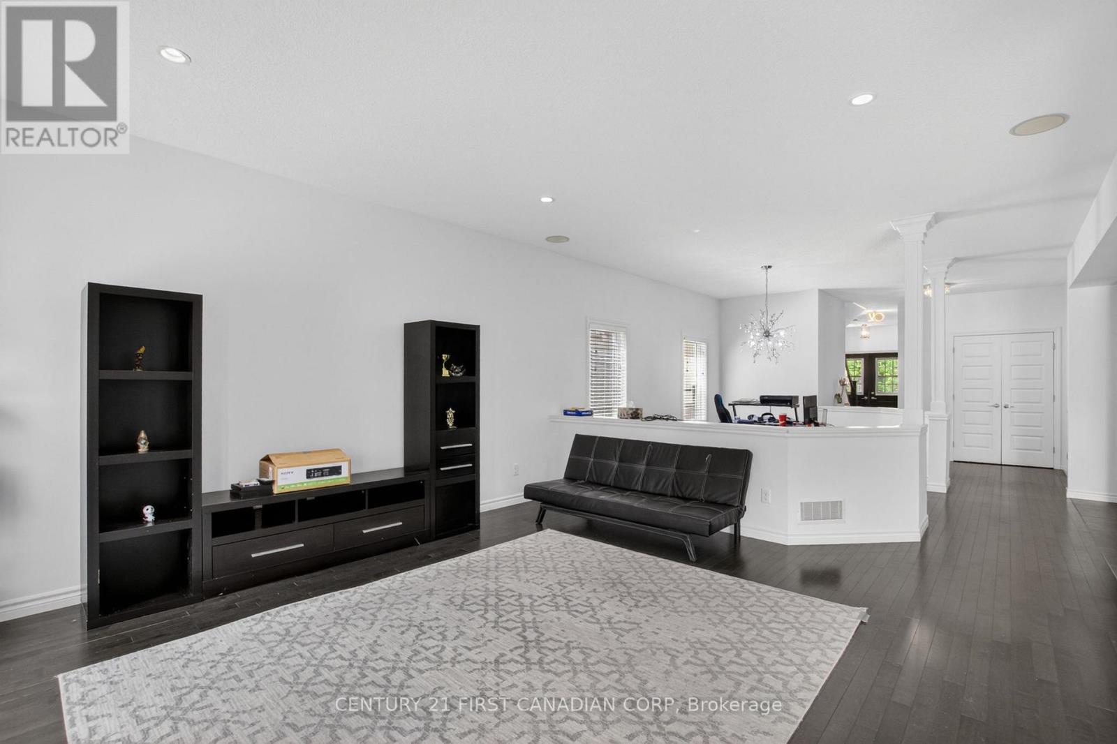 697 KILLARNEY ROAD - 9