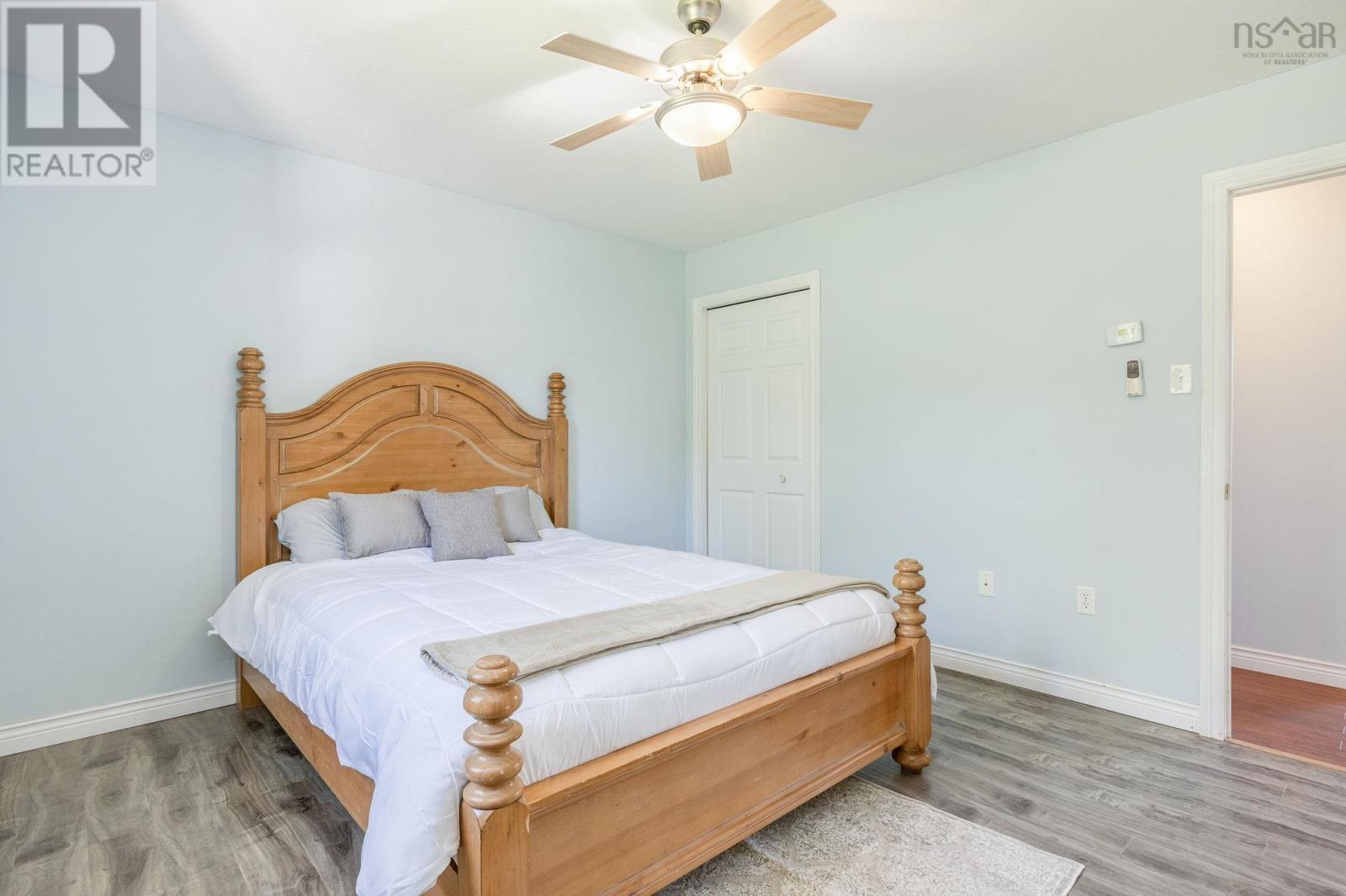 9039 10 Highway - 19