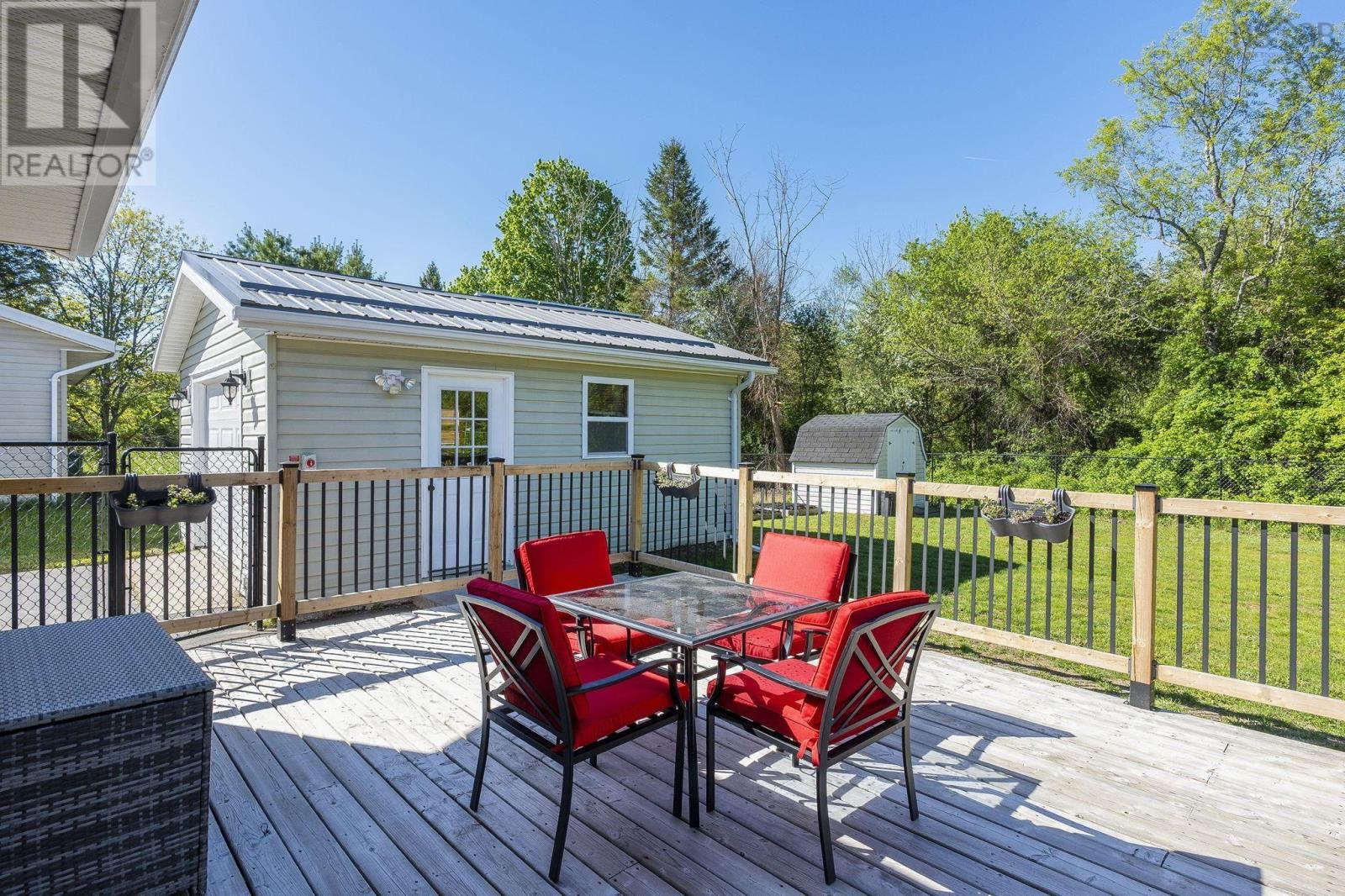 9039 10 Highway - 29