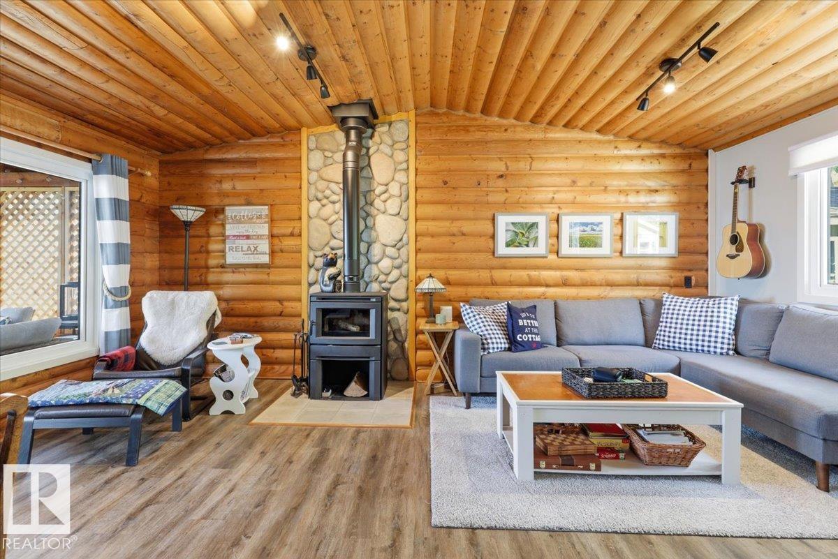 219 Poplar CV — photo 9