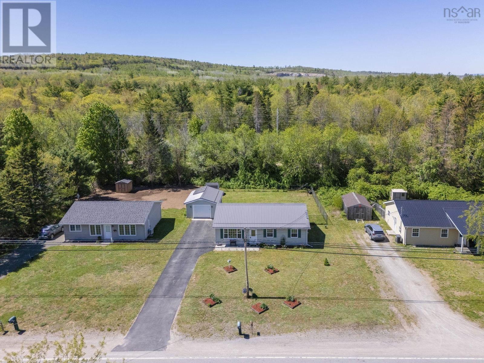 9039 10 Highway - 44