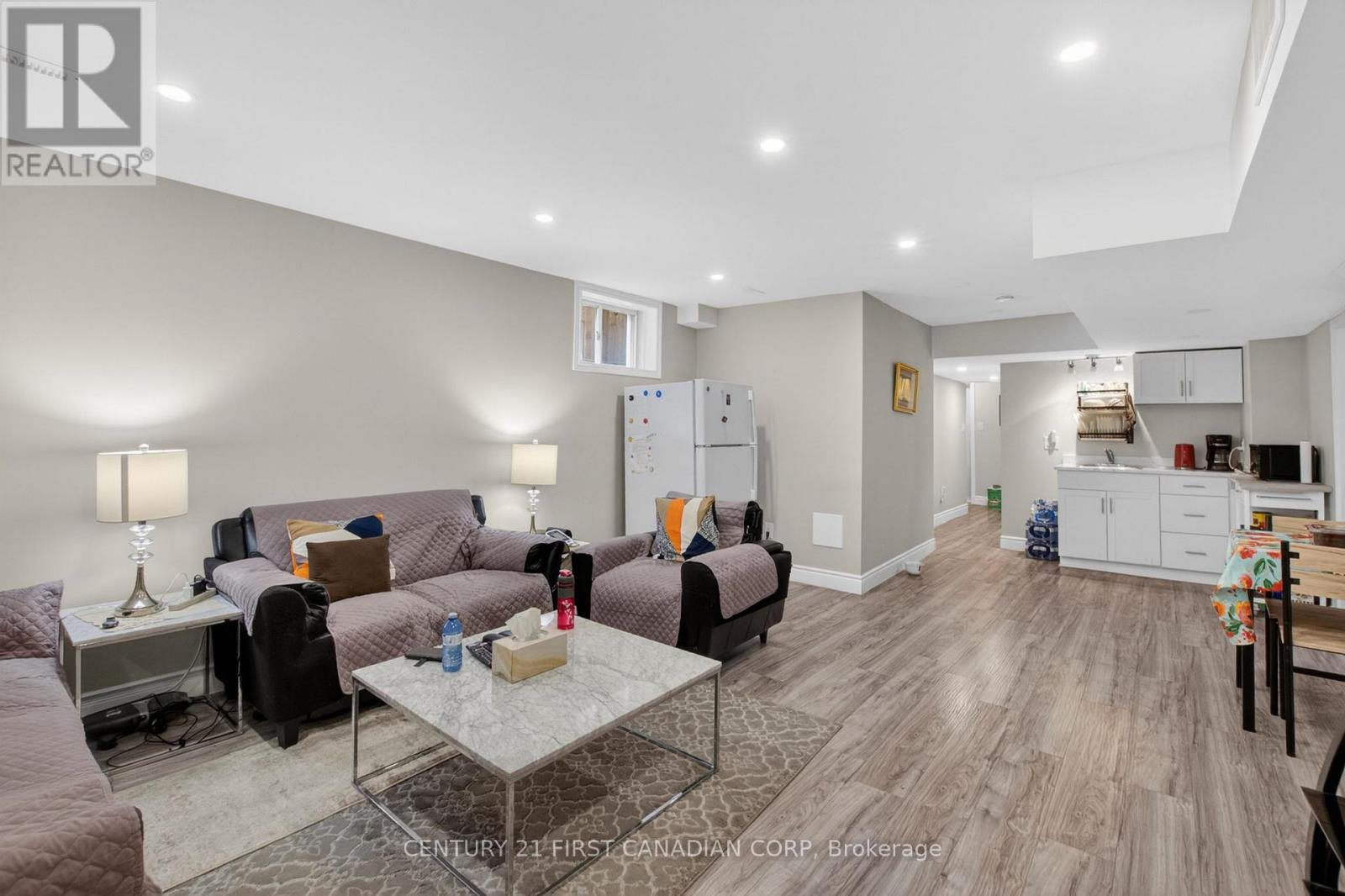 697 KILLARNEY ROAD - 28