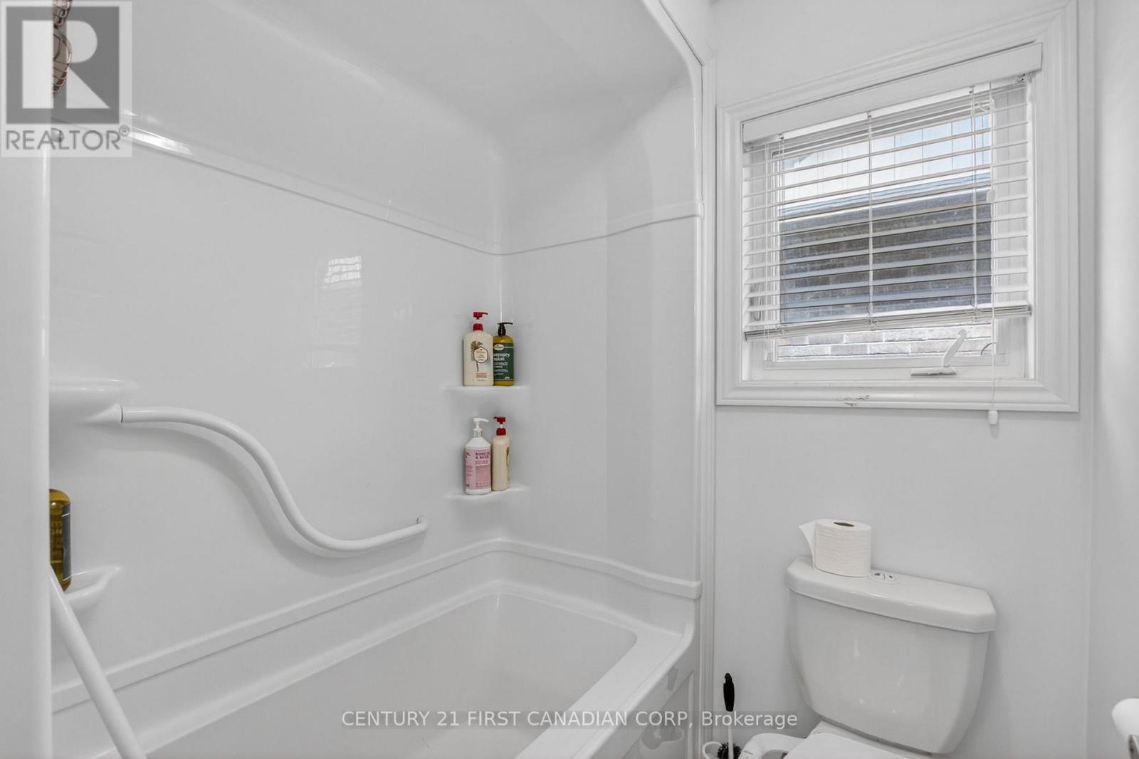 697 KILLARNEY ROAD - 22