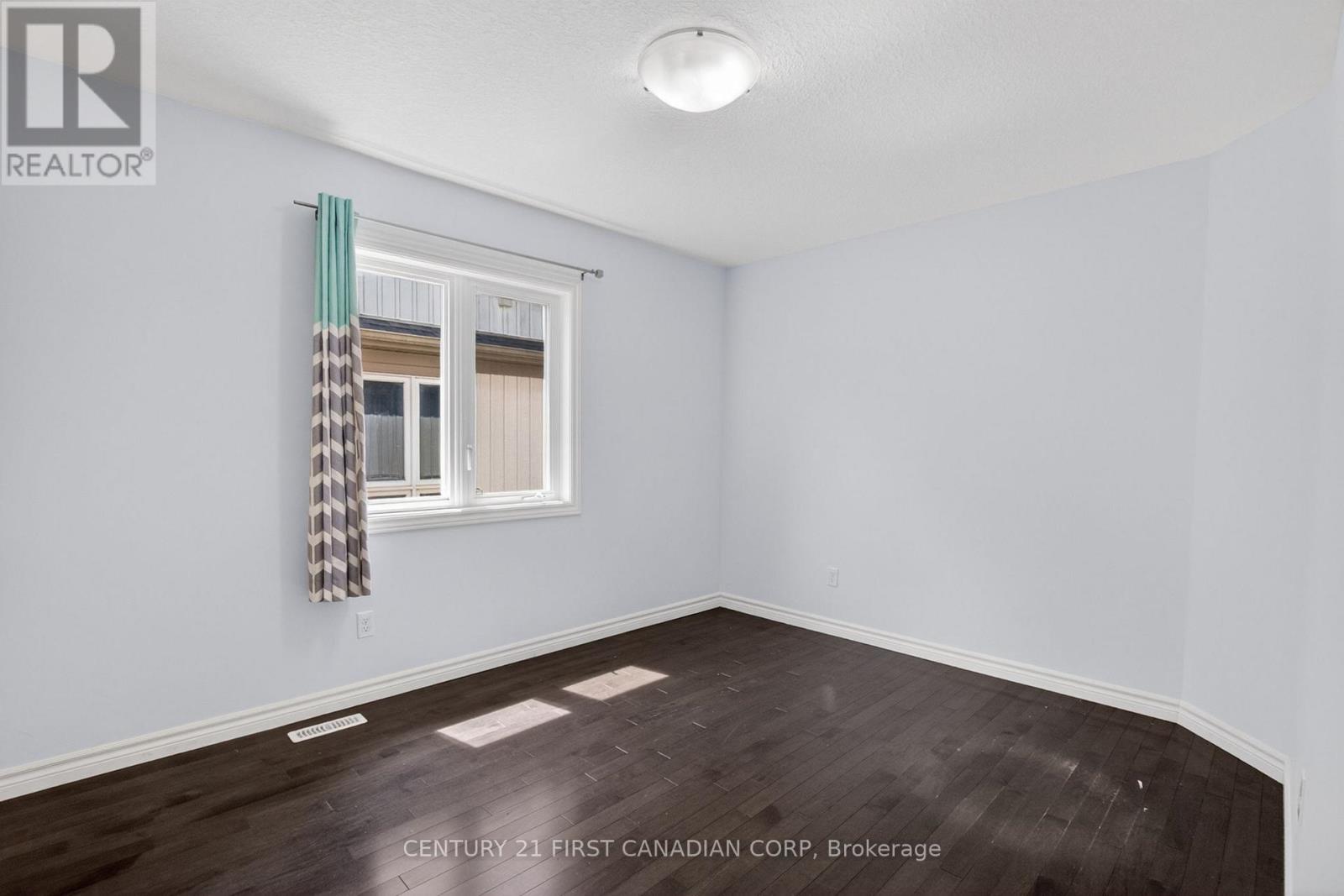 697 KILLARNEY ROAD - 23