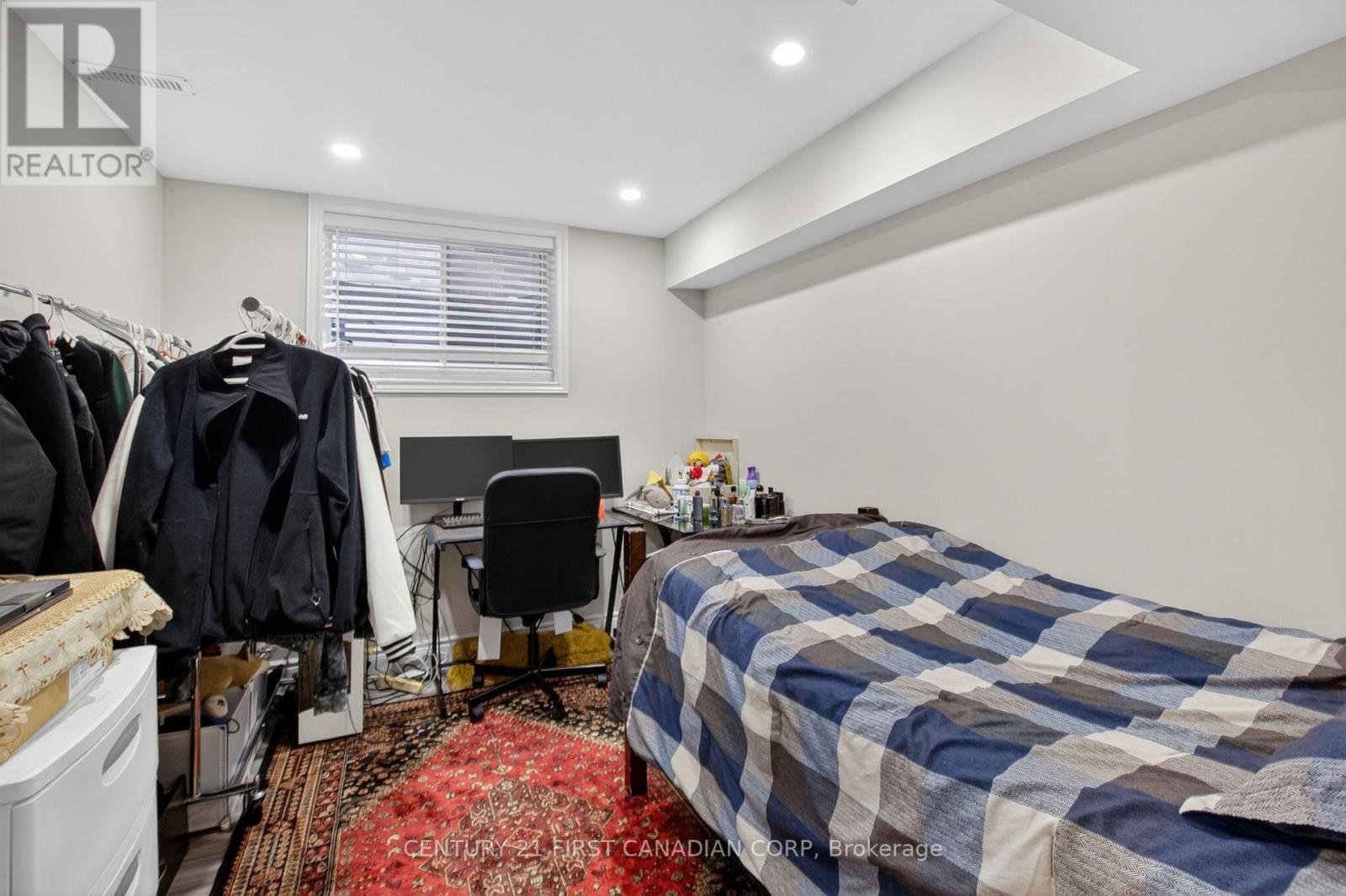 697 KILLARNEY ROAD - 32