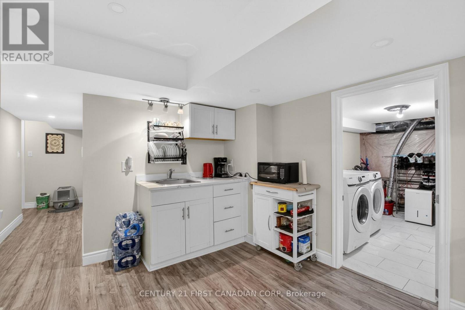 697 KILLARNEY ROAD - 27