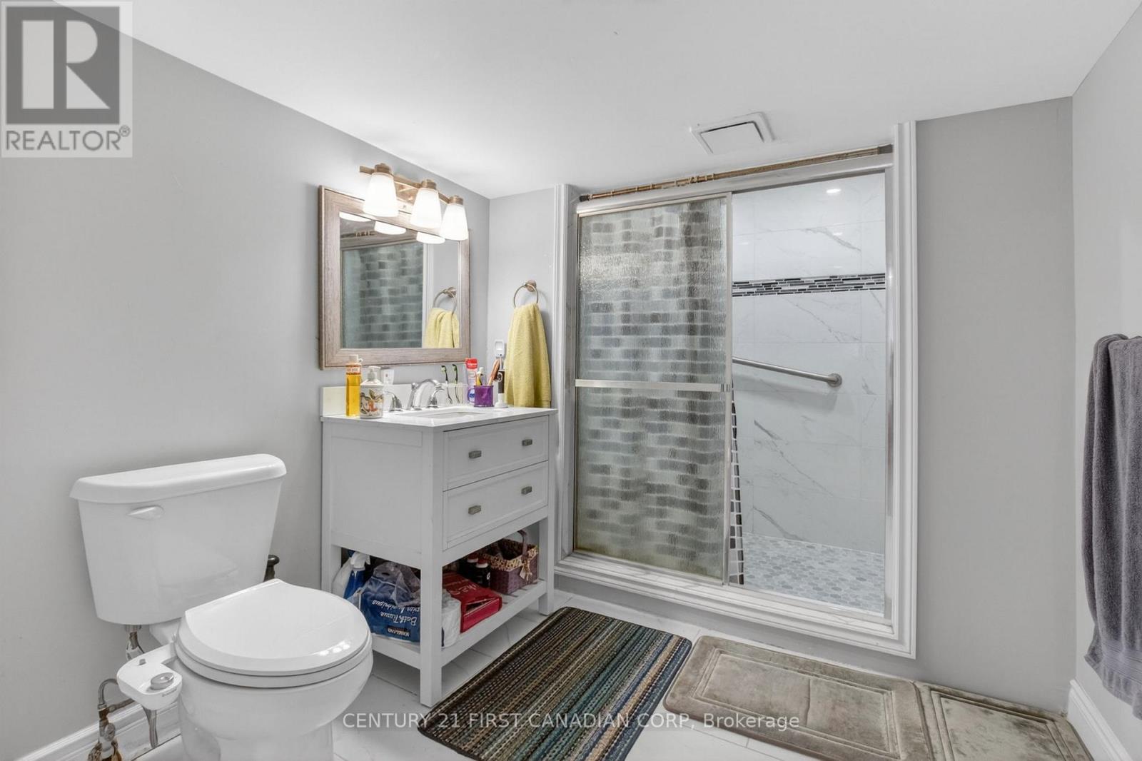 697 KILLARNEY ROAD - 33