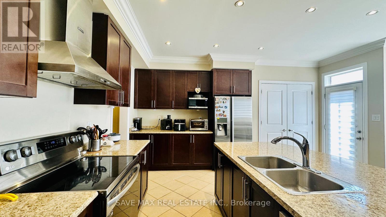 25 SWANTON ROAD - 18