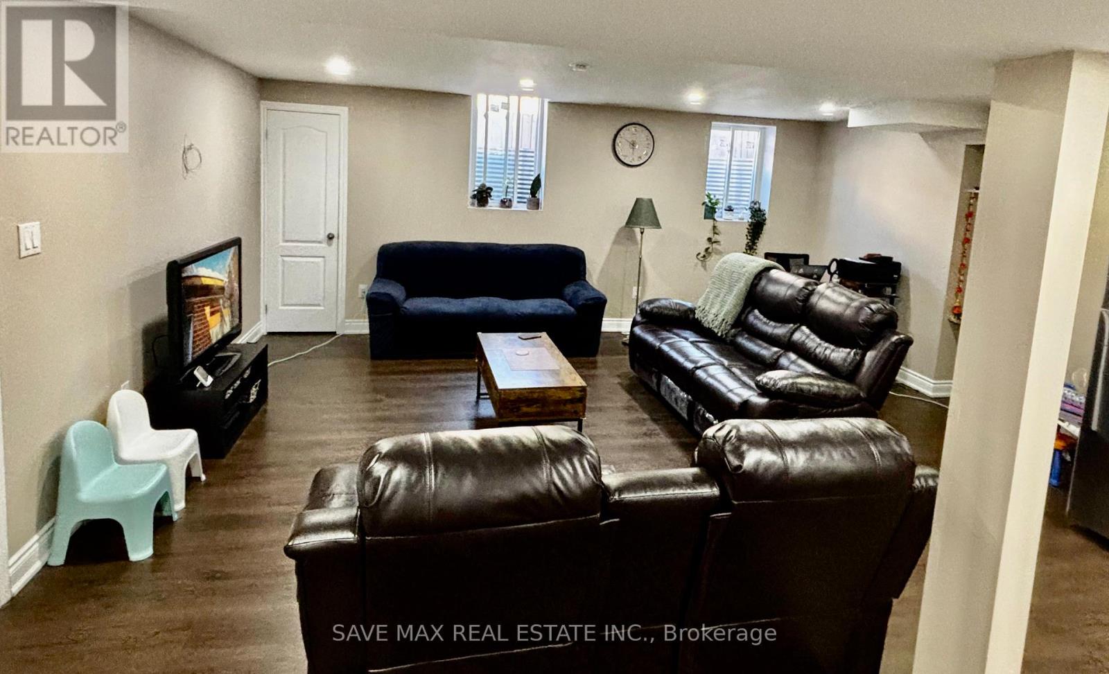 25 SWANTON ROAD - 48