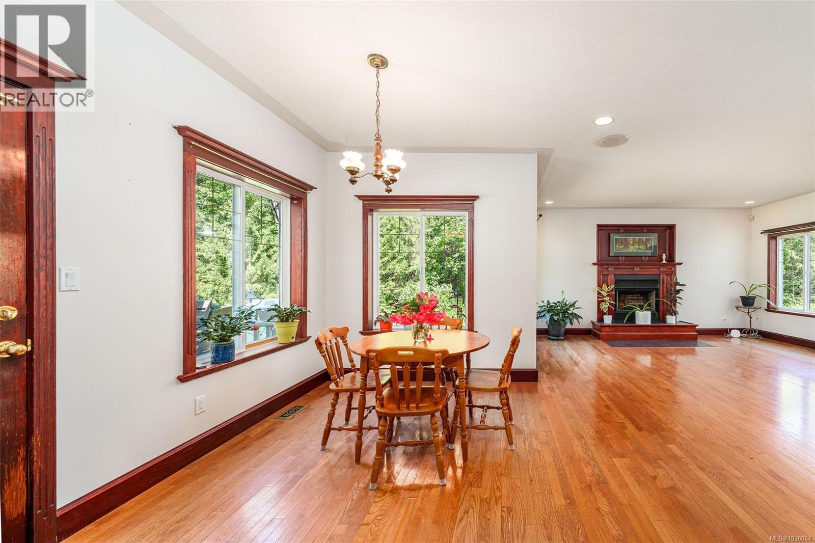 1520 Lazo Lane - 23