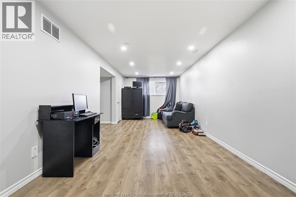 724 CABANA ROAD East - 15