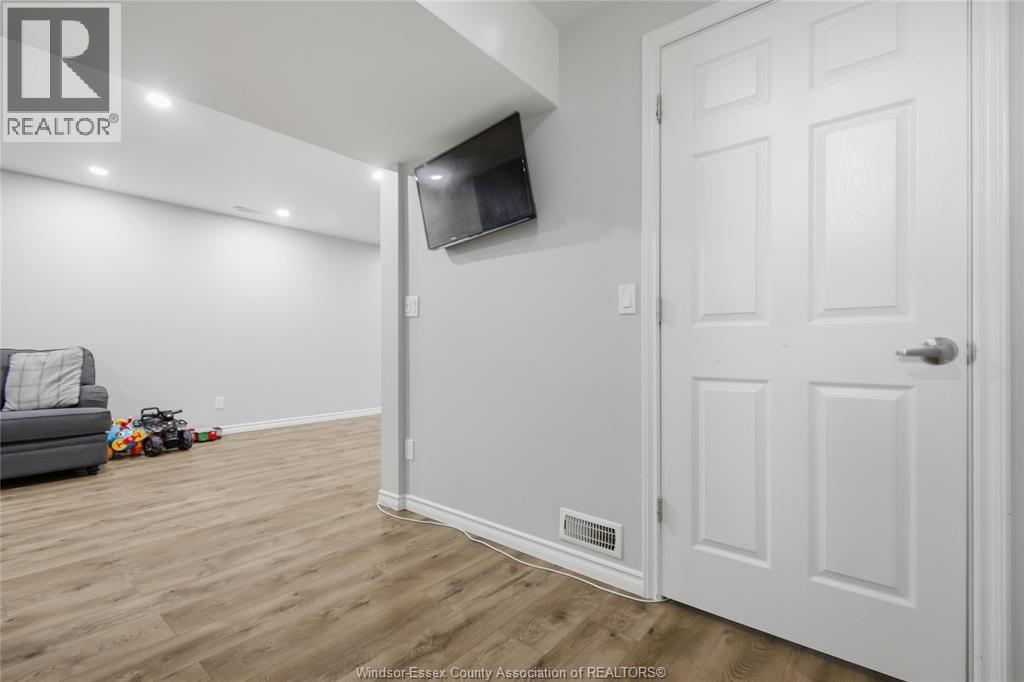 724 CABANA ROAD East - 16