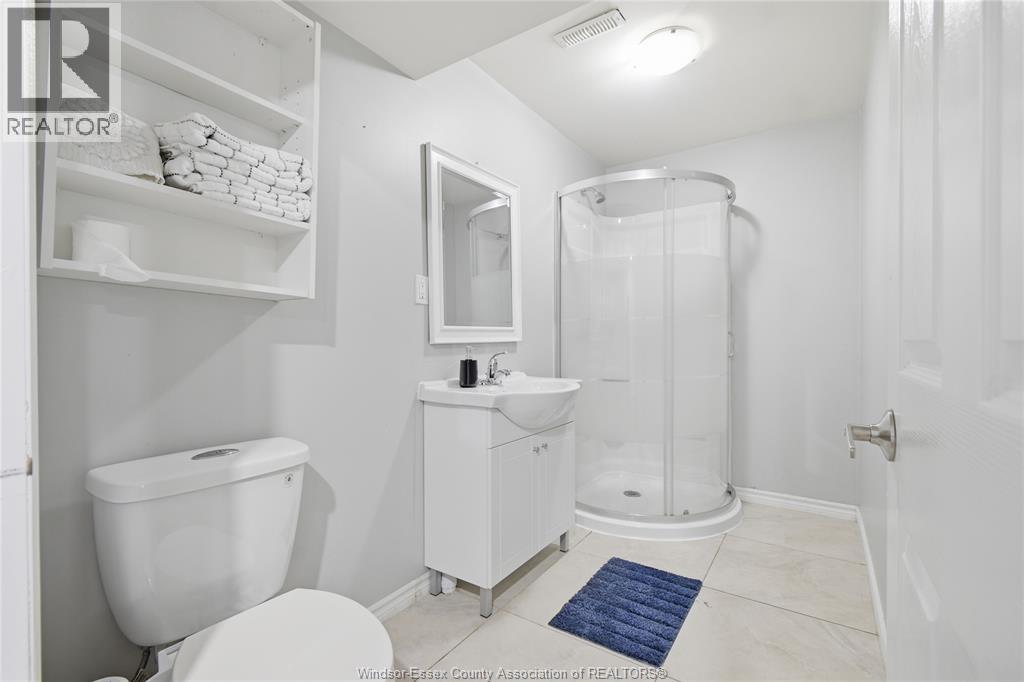 724 CABANA ROAD East - 18