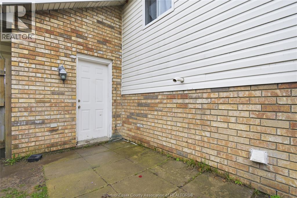 724 CABANA ROAD East - 21