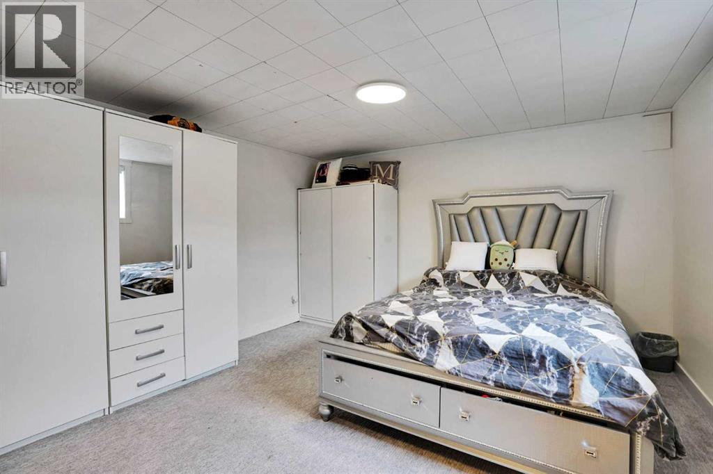 3935 14 Avenue NE - 31