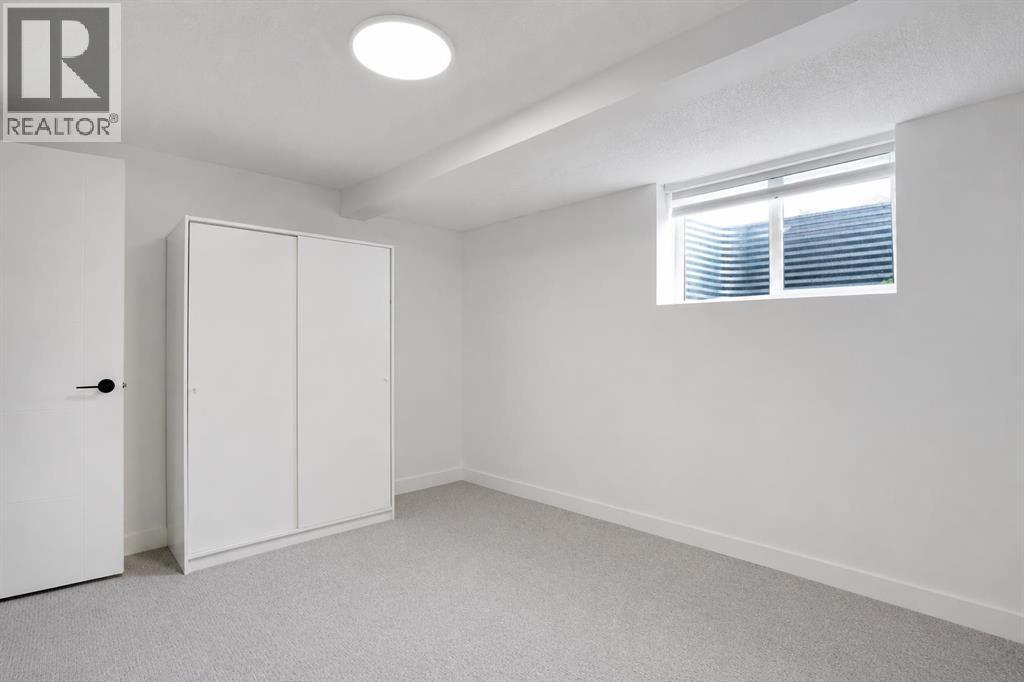 3935 14 Avenue NE - 36