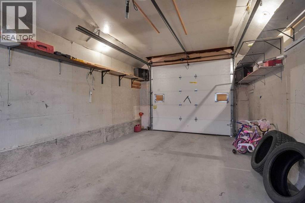 3935 14 Avenue NE - 38