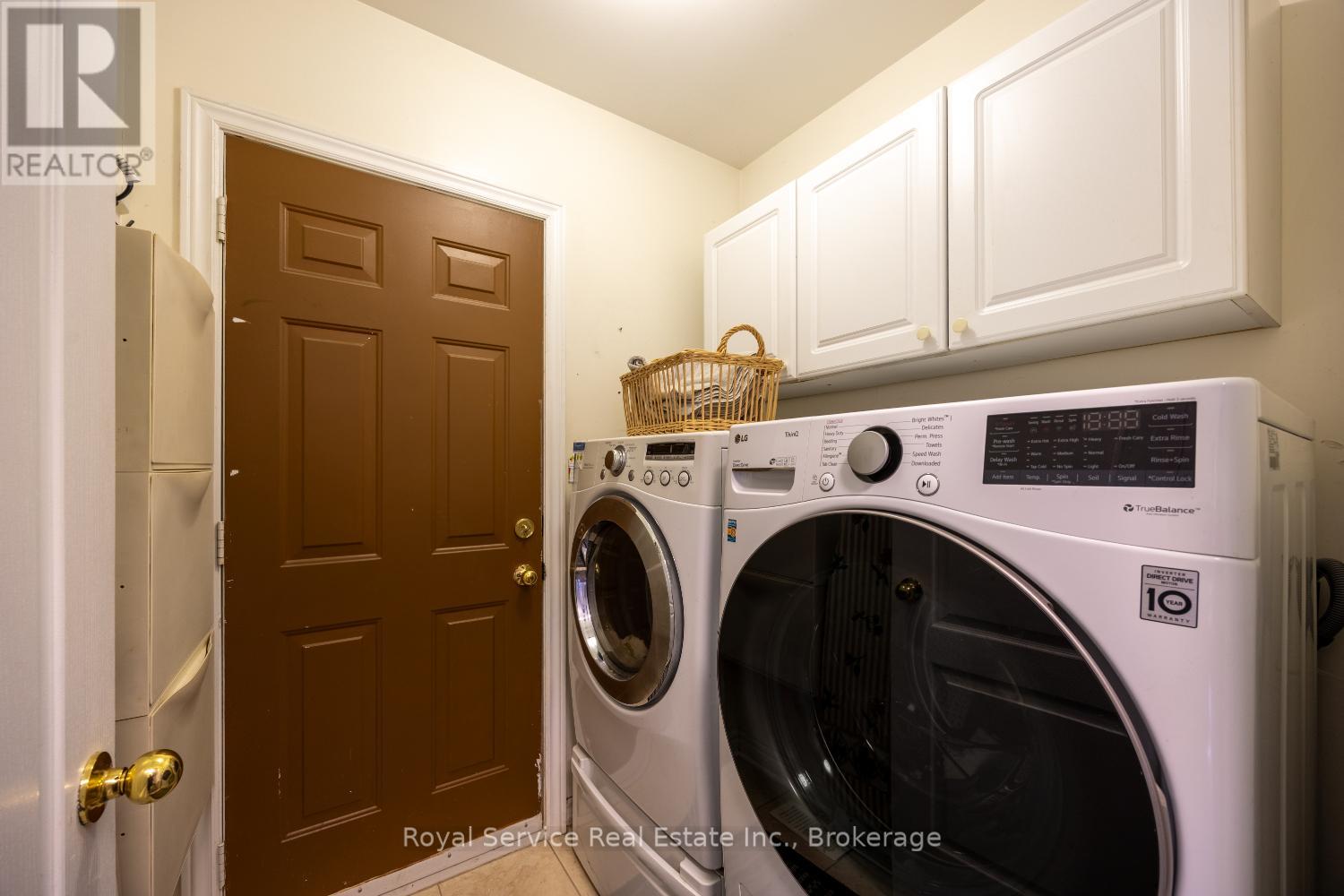 23 HUFFMAN AVENUE - 11