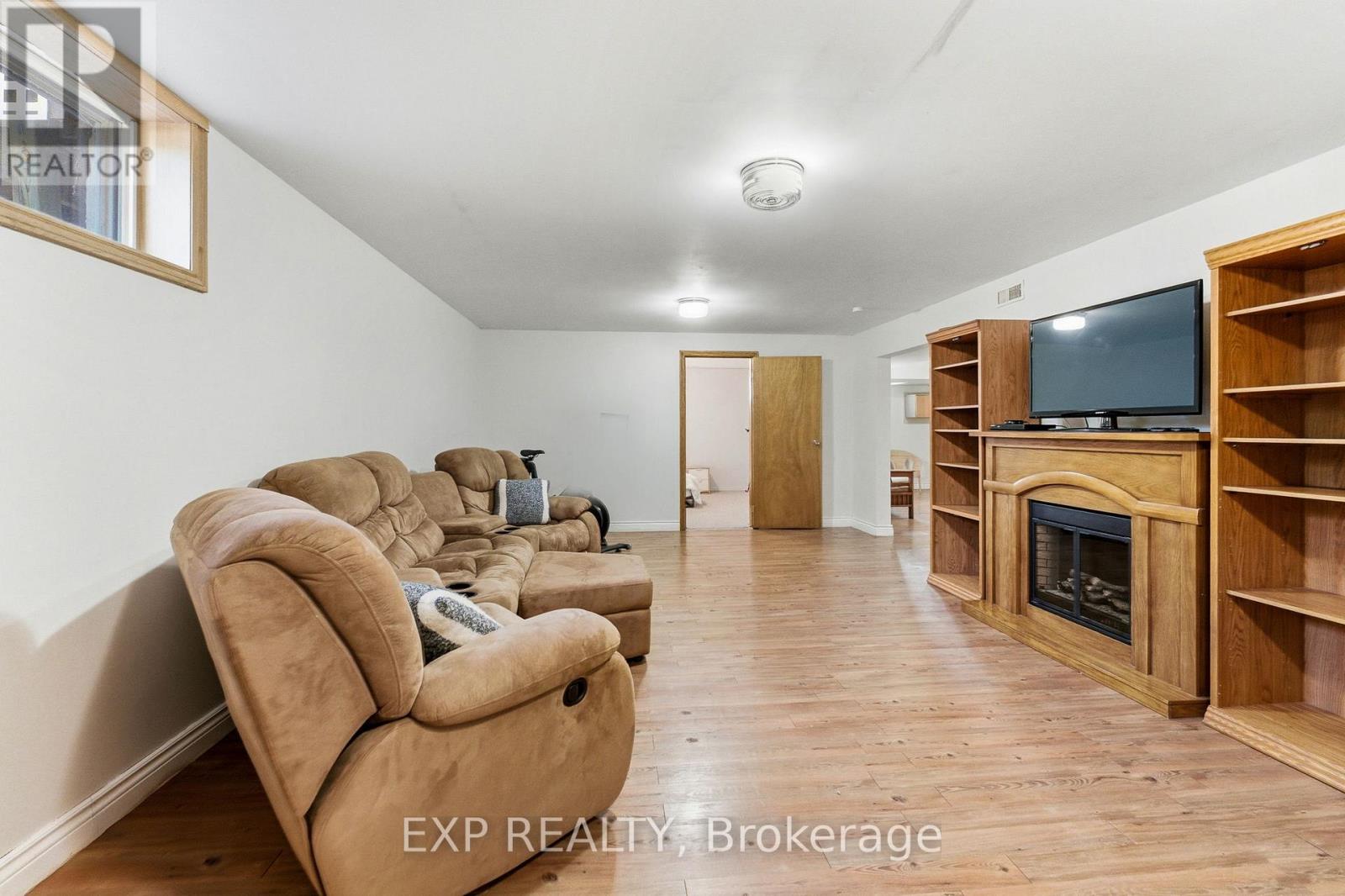 287 ELMVIEW GARDENS - 34