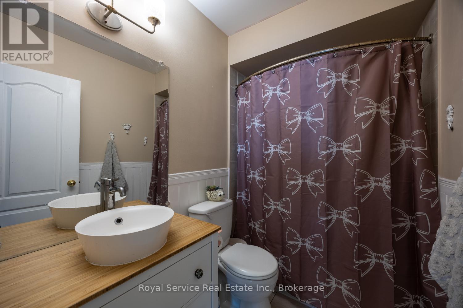 23 HUFFMAN AVENUE - 25